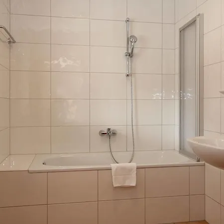 Alpine By Alpin דירה קפרון